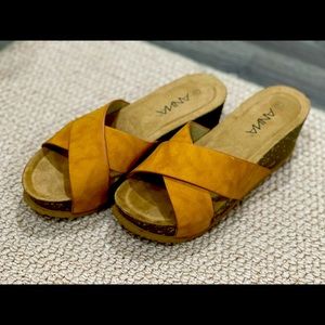 Anna Tan Wedges